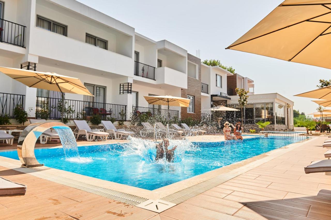 Hotel Halibas Ulcinj Bagian luar foto