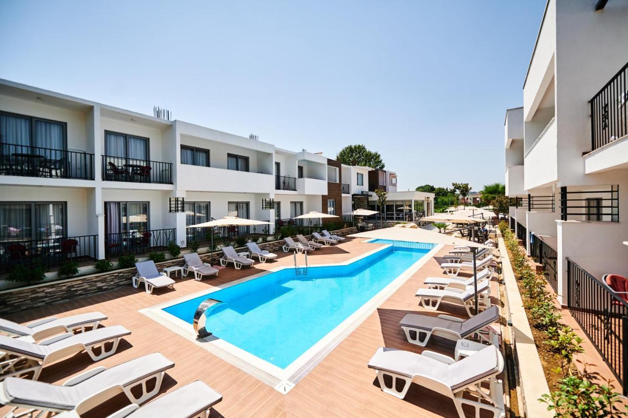 Hotel Halibas Ulcinj Bagian luar foto