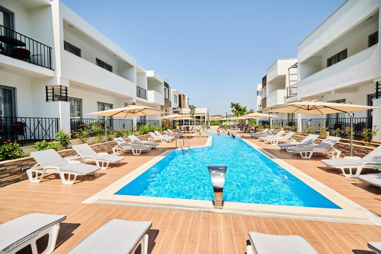 Hotel Halibas Ulcinj Bagian luar foto
