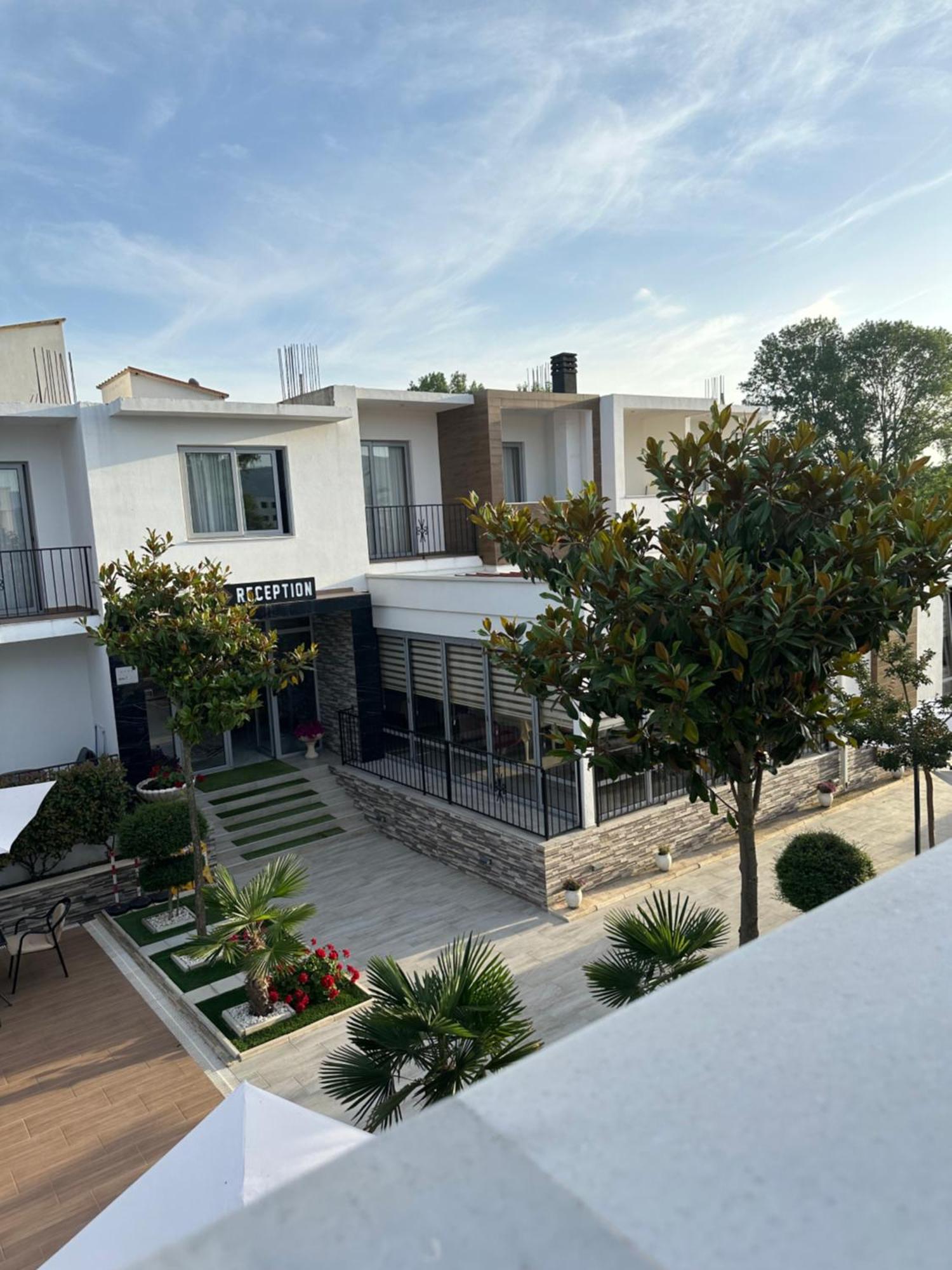 Hotel Halibas Ulcinj Bagian luar foto