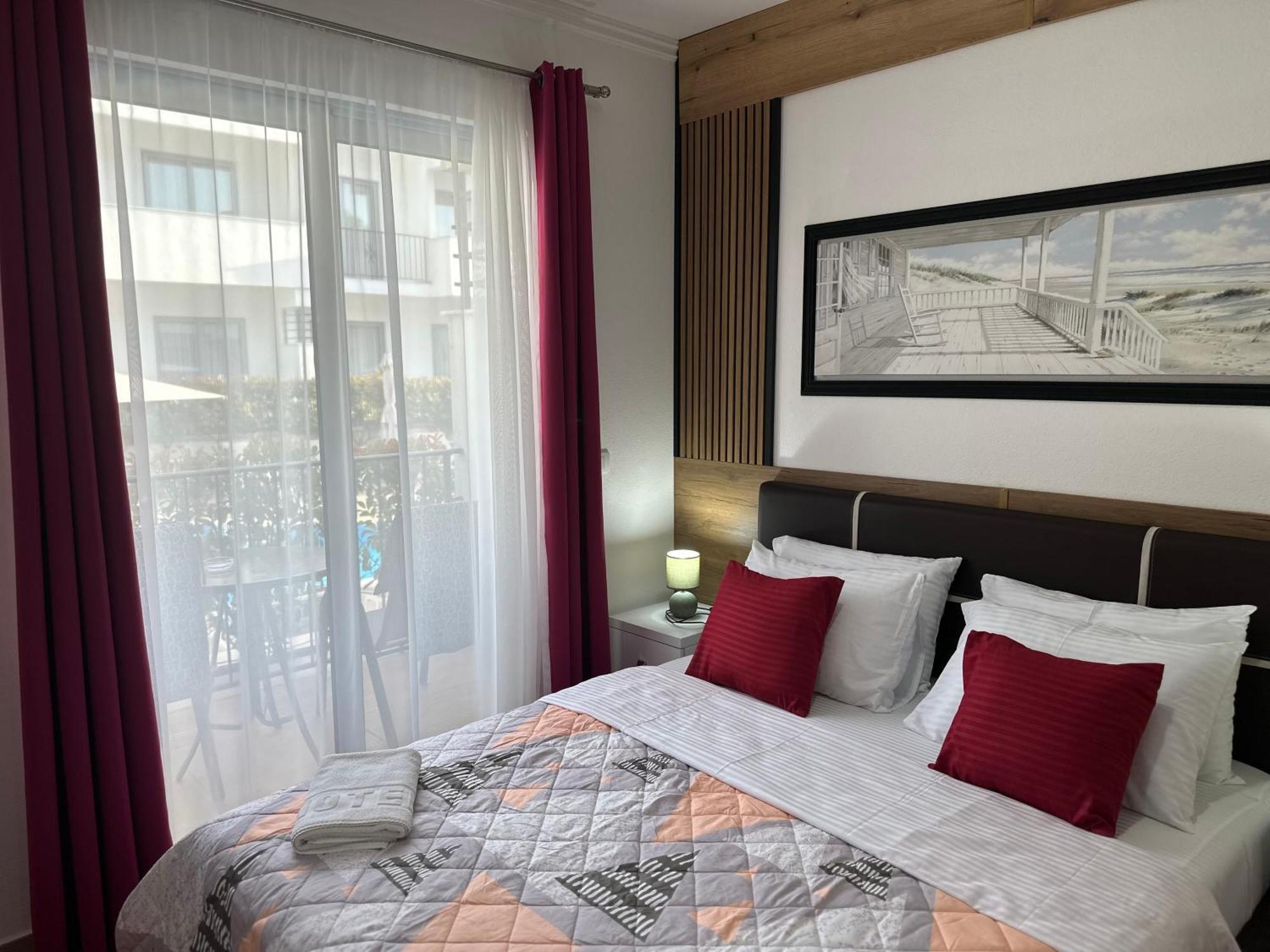 Hotel Halibas Ulcinj Bagian luar foto